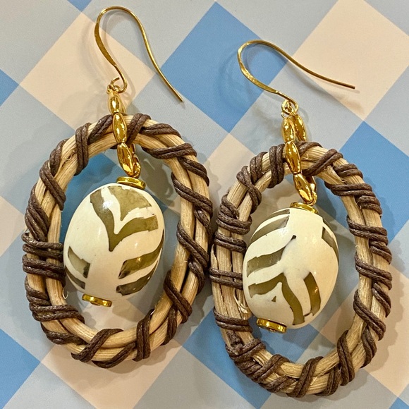 Raffia-Wrapped Wicker Oval Earrings - Picture 6 of 11